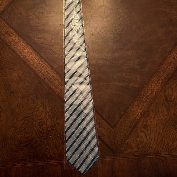 Italian Classic Necktie - Picture 2 of 7